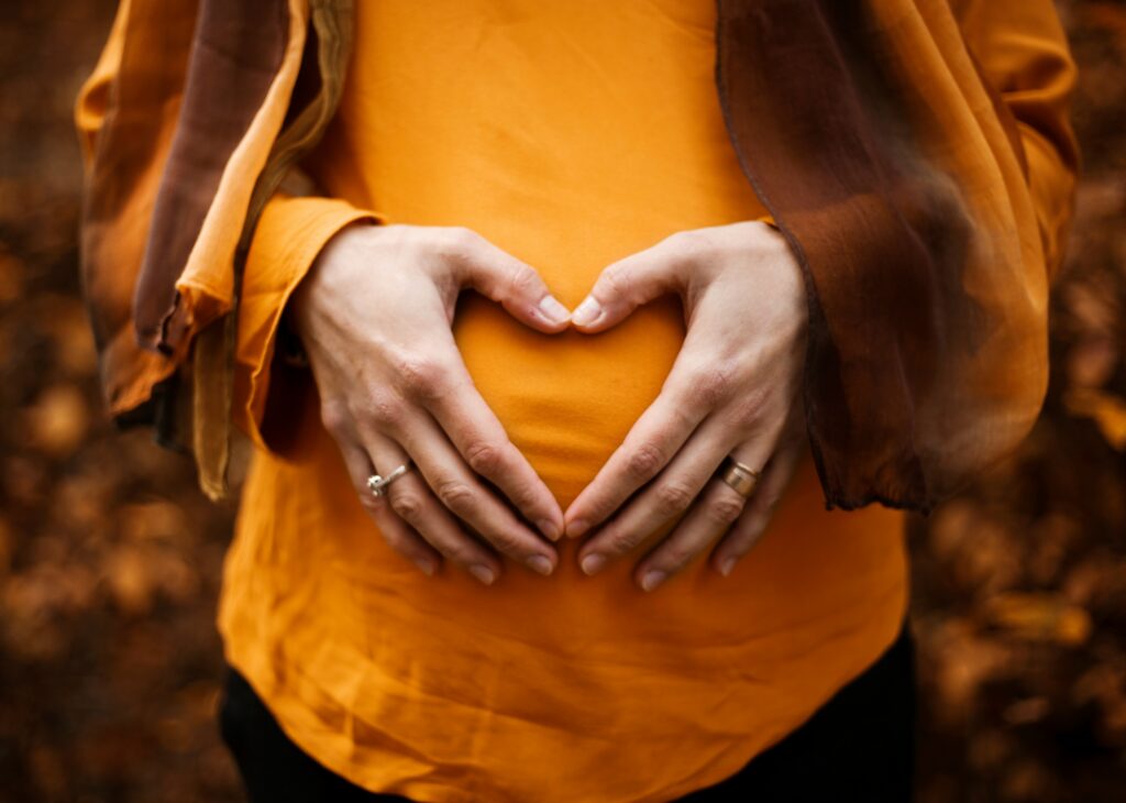 Você é capaz de reconhecer Os Primeiros Sinais da Gravidez? A descoberta da gravidez é um momento marcante na vida de muitas mulheres, repleto de expectativas, alegrias e, inevitavelmente, algumas preocupações.